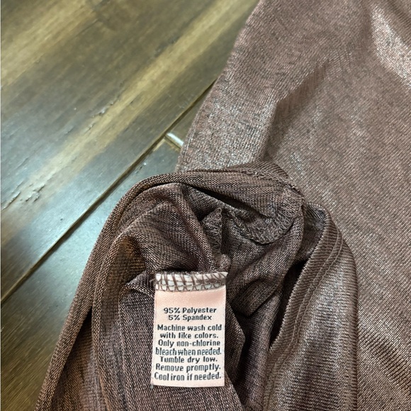 Juicy Couture XS Shimmery Metallic Tinsel Bronze V Nec Cold Shoulder Blouse Tank - Picture 6 of 6